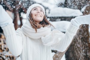 girl-in-winter_1328-998
