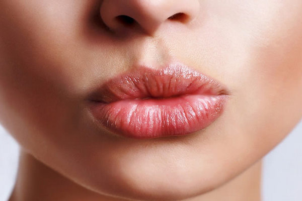 Как сделать губы пухлыми без операции