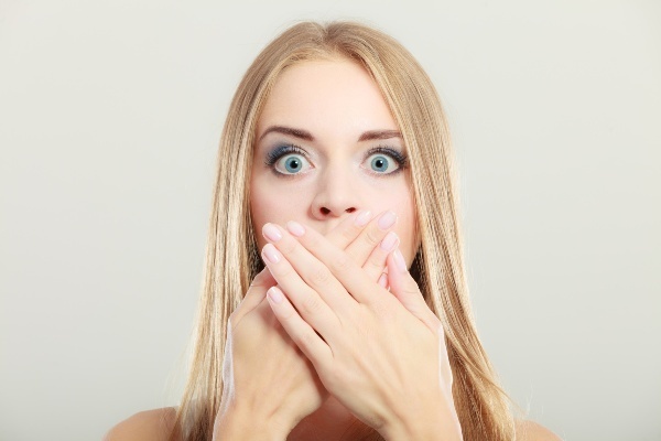 Запах ацетона изо рта у взрослого: причины и как избавиться