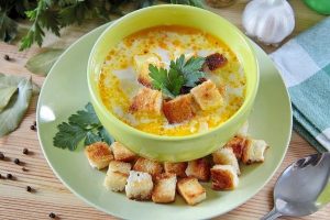 sup_s_kuricei_risom_i_plavlenim_sirom-517162