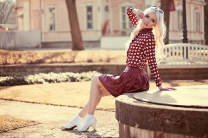 devushka-v-krasnoj-bluze-e1429796086179-700x467