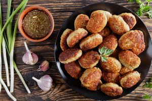 hot roasted cutlets with garlic sauce