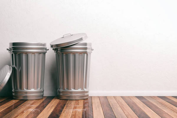 Лайфхаки на каждый день: как убрать неприятный запах в мусорном ведре?