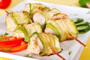 Rolls of zucchini and chicken fillets