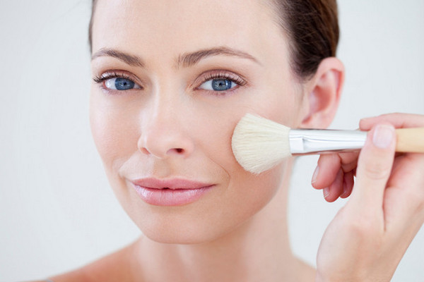 7 правил «здорового» макияжа, который не навредит вашей коже