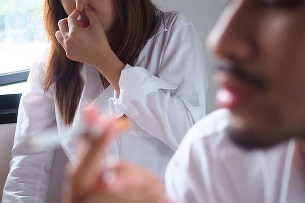 Пассивное курение: как не дать чужим вредным привычкам нам навредить