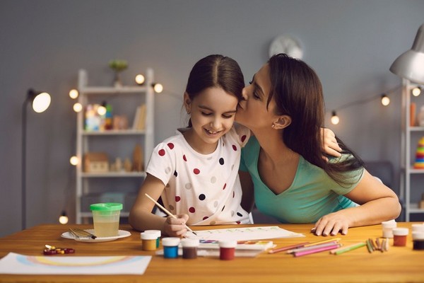 7 важных вещей, которым обязательно нужно научить свою дочь