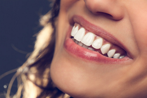 Врач-стоматолог рассказал, как прикус зубов влияет на осанку