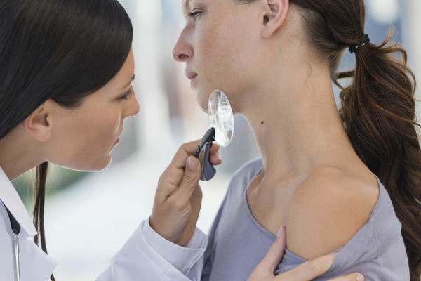 Тревожные звоночки: 7 веских причин записаться на прием к дерматологу