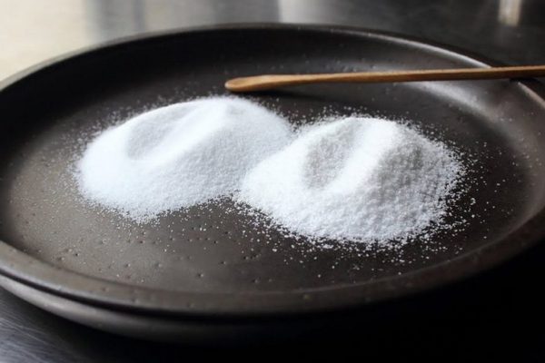 Как восстановить антипригарное покрытие сковороды при помощи соли