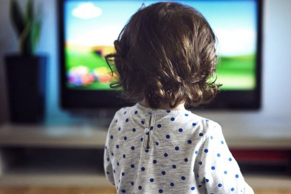 Действительно ли детям вредно смотреть телевизор? Мифы и реальность