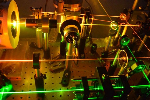 Ultrafast laser spectroscopy