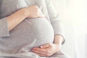 pregnant-pitanie-min-1024x682
