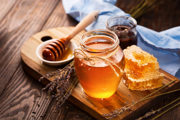 Сода от изжоги и мед от простуды: терапевт развенчала 8 мифов о лечении