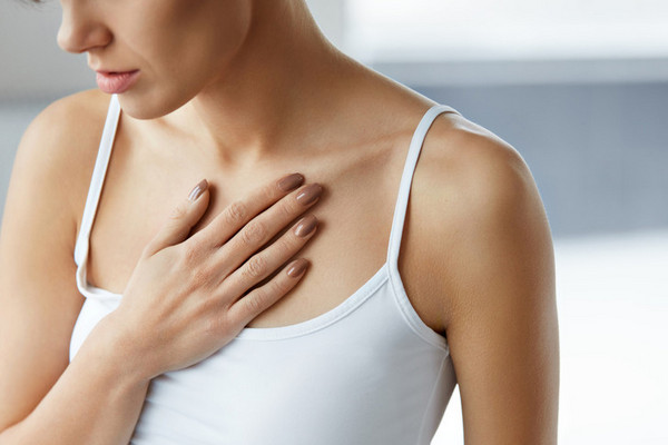 Не только сердце: о каких проблемах со здоровьем говорит боль в груди