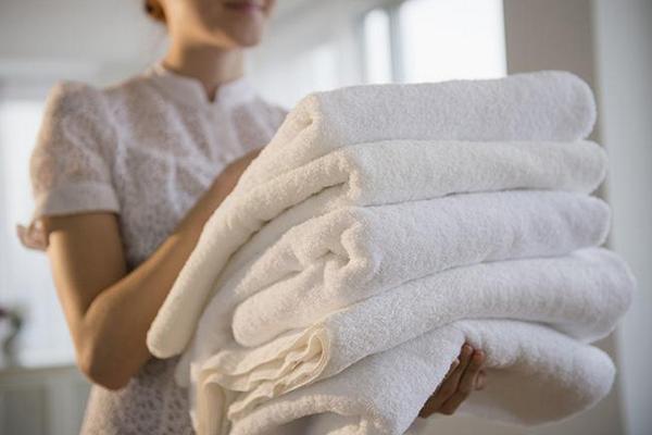 Как просто и недорого отбелить полотенца и придать им мягкости