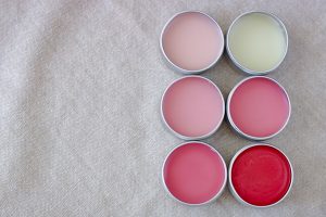 Как сделать бальзам для губ и гигиеническую помаду своими руками