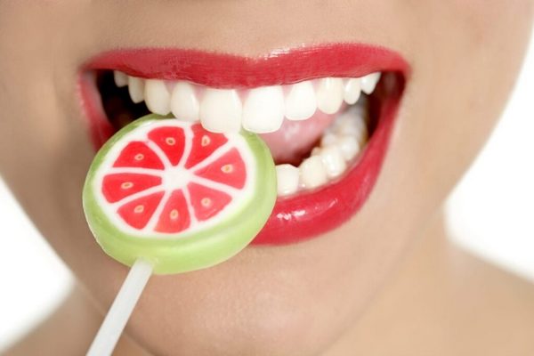 Самые полезные продукты для укрепления зубов и предотвращения эрозии эмали