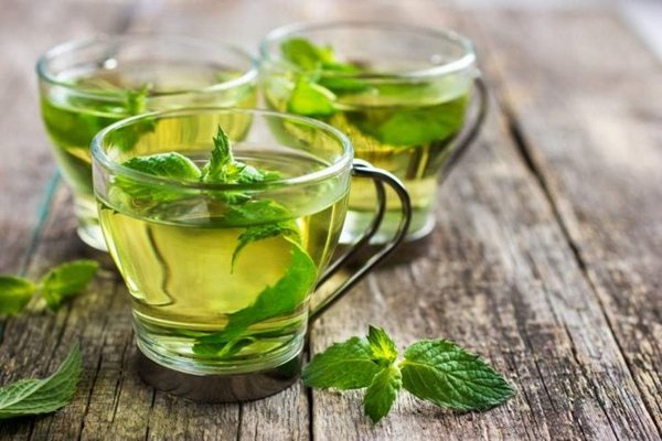 Мятный чай для улучшения здоровья и самочувствия - за и против