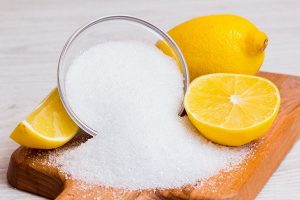 простая подкормка из лимонной кислоты, которая оживит даже дохлые кустики томатов и огурцов.