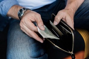 Где хранить наличные в доме, чтобы не иссякал приток денег