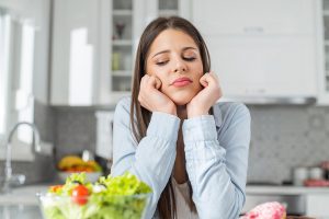 Вредные привычки во время завтрака, которые делает много людей