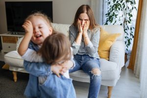 Как выбрать няню для ребенка: 10 полезных советов
