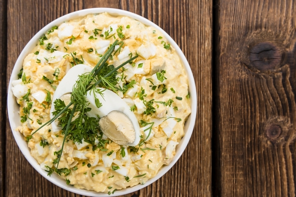 Яичный салат с сыром без майонеза: вкусный и полезный рецепт