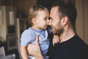 Важная роль отца в жизни каждого ребенка
