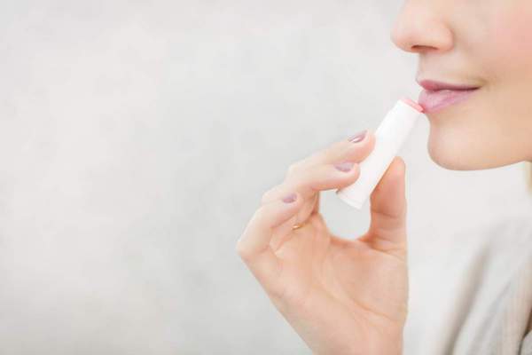 В каких нестандартных случаях бальзам для губ может пригодиться
