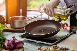 Какое масло специалисты категорически не рекомендуют для жарки пищи