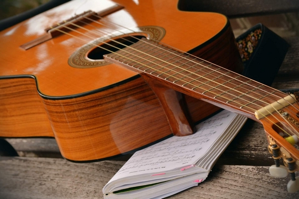 Особенности акустической гитары: важные советы по выбору от экспертов «Паті на Хаті Shop»