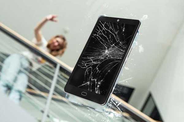 Смартфон с разбитым экраном: почему им не следует пользоваться