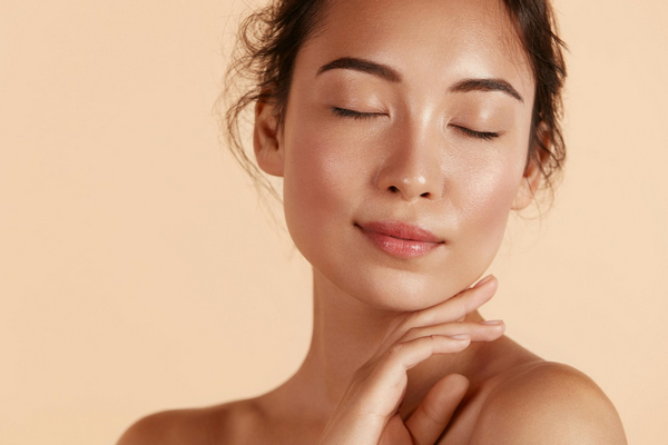 Если будете спать с макияжем: 4 последствия для кожи