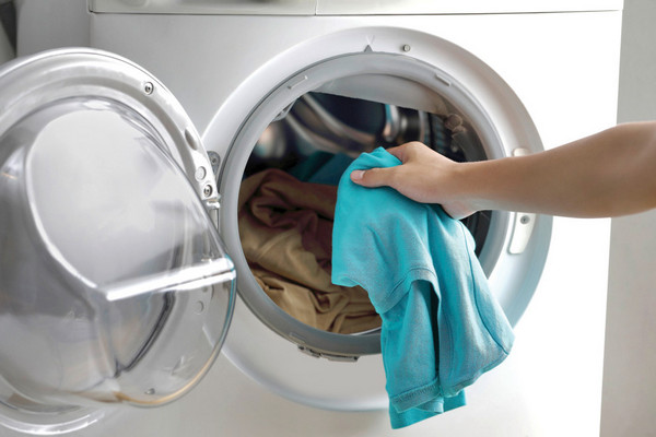 Как нужно стирать одежду, чтобы она не растянулась и не повредилась