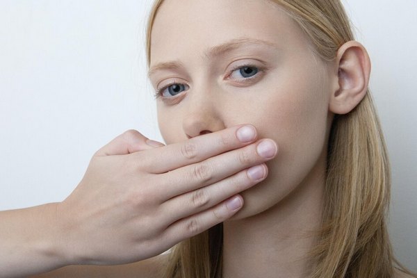 Эти неприятные запахи изо рта сигнализируют о больших проблемах с вашим здоровьем.