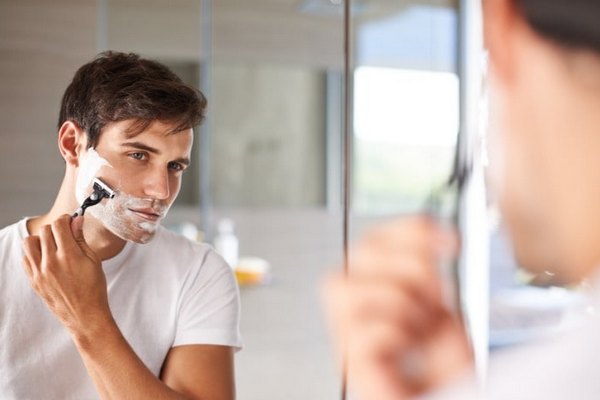 Американский дерматолог посоветовал, как избежать раздражения после бритья