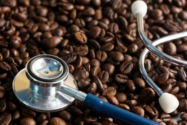 Кардиологи рассказали, как кофе влияет на артериальное давление людей с гипертонией.