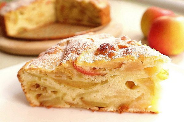 Шарлотка уже не лезет – сделайте пышный пирог с яблоками по новому рецепту