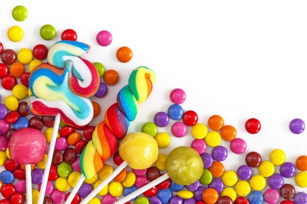 Диетологи назвали точную суточную норму конфет для детей