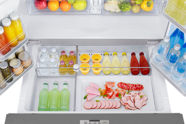 Продукты сохранятся в холодильнике вдвое дольше: поможет коктейльная трубочка