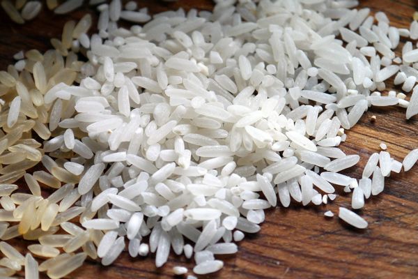 Специалисты объяснили, почему не стоит покупать рис в пакетиках
