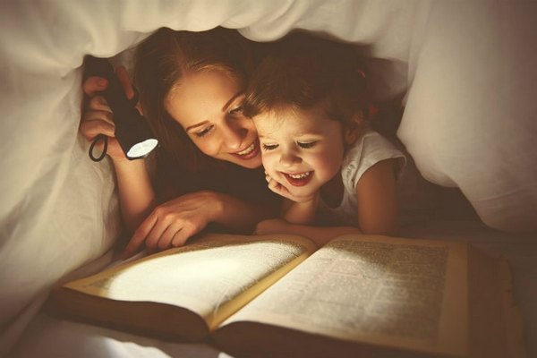 Почему ученые Университета Маршалла советуют родителям почаще читать детям сказки