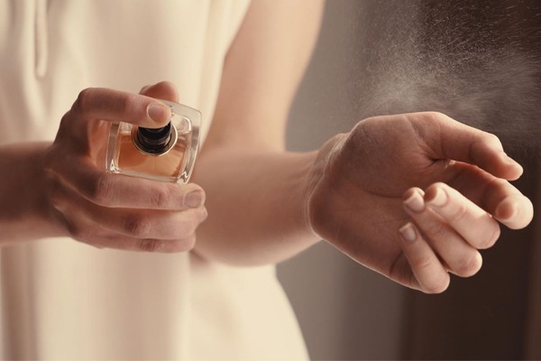 Все основы парфюмерии – какой аромат, где и когда наносить