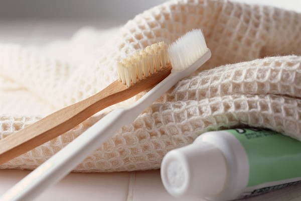 Зачем нужно менять зубную пасту и как часто это делать