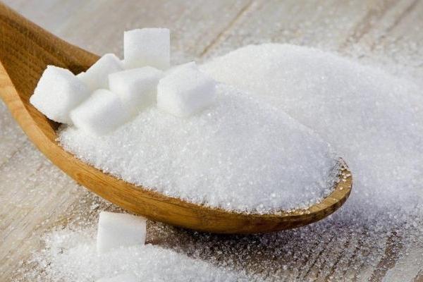 Зачем опытные хозяйки кладут сахар в холодильник