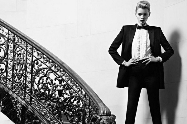 Высокая мода для всех: женские блузки Saint Laurent