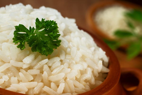 Какой водой нужно заливать рис, чтобы он получился вкусным и рассыпчатым.