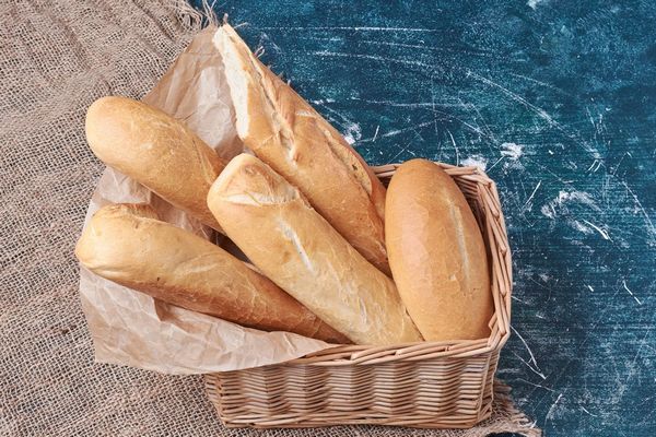 Немецкий эксперт по питанию рассказал, где лучше всего хранить хлеб в жаркую погоду.