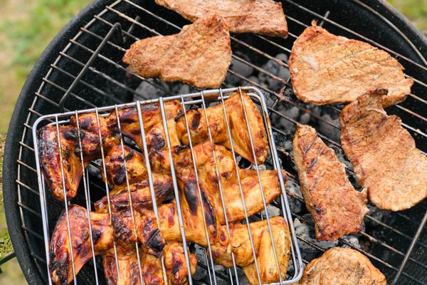 Виды мяса, от которых диетологи рекомендуют отказаться в жару